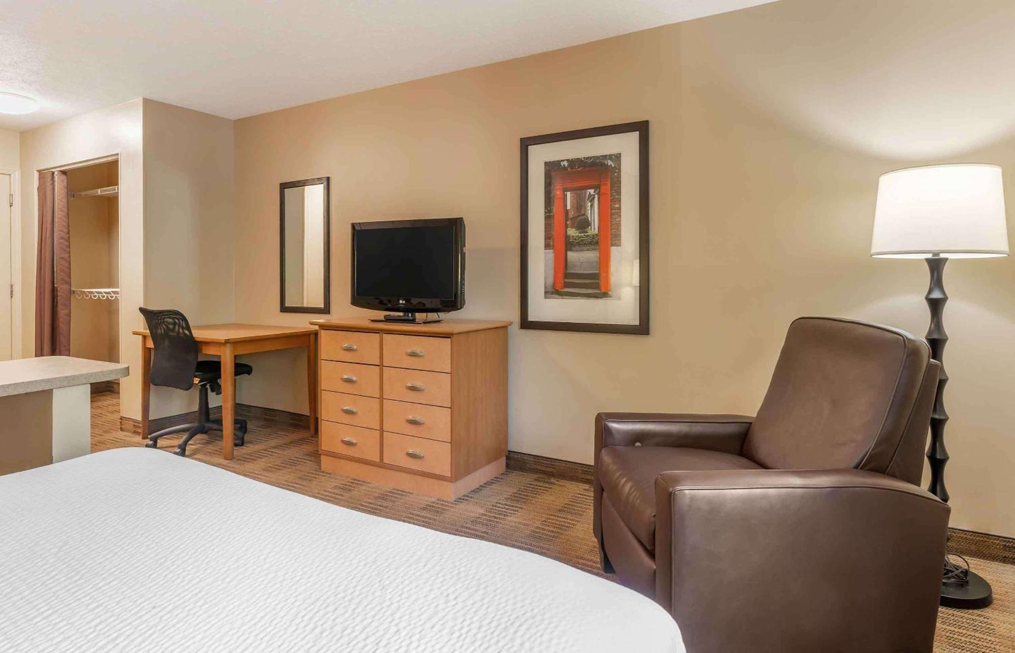 Extended Stay America Select Suites - Charlotte - Tyvola Rd - Executive Park Exteriér fotografie