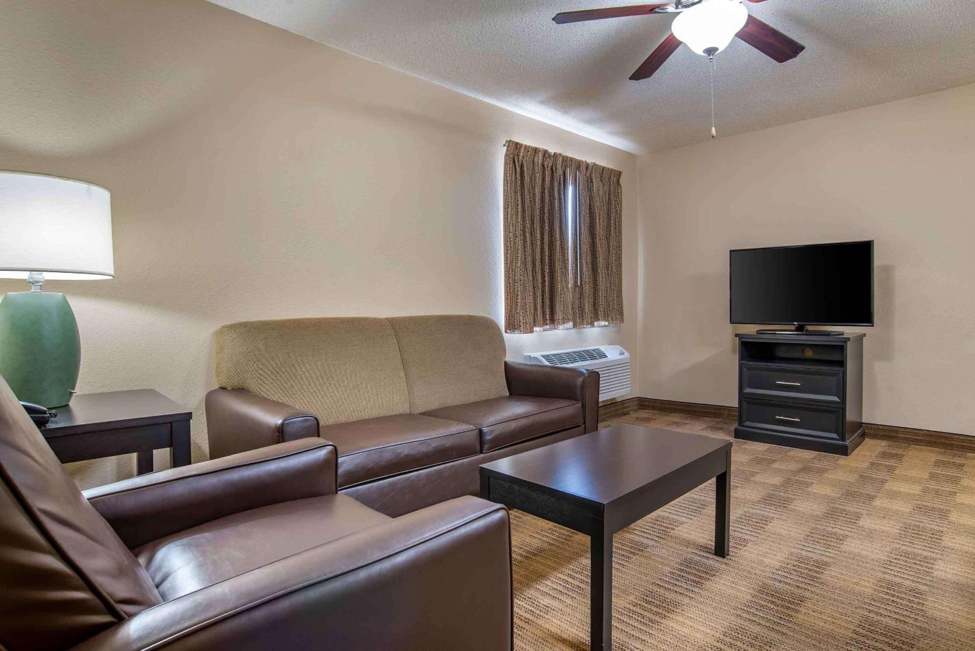 Extended Stay America Select Suites - Charlotte - Tyvola Rd - Executive Park Exteriér fotografie